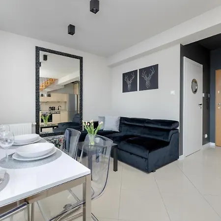 6 Os, Dwupoziomowy 56m2 Z 2 Balkonami